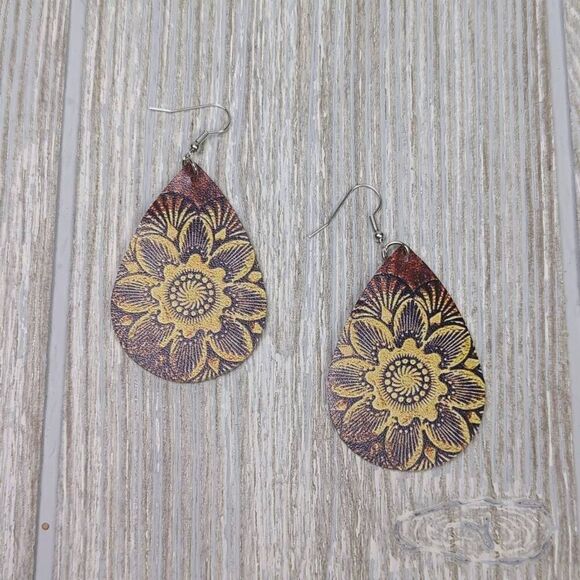 Womens Teardrop Floral Pattern Wire Dangle Earrings Purple Gold Color Boho - Picture 2 of 5